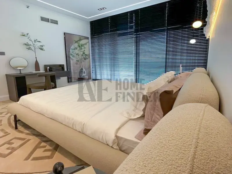 Luxury 2 Bedroom Apartment for Sale in Mina Azizi, Palm Jumeirah, Dubai